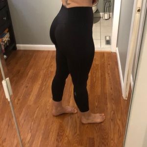 P’tula Size M black workout legging